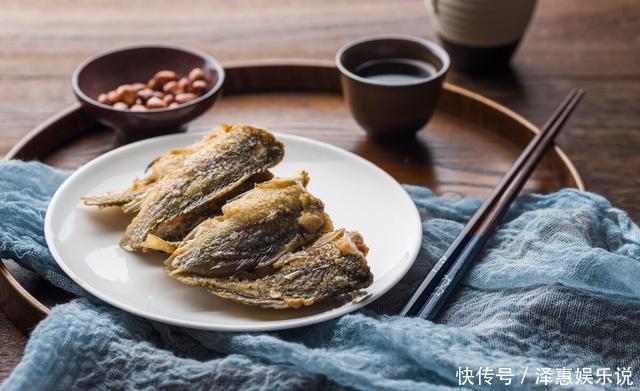 水果|晚上吃苹果伤胃？错！提醒：这2种食物才不宜晚上吃，劝你管住嘴