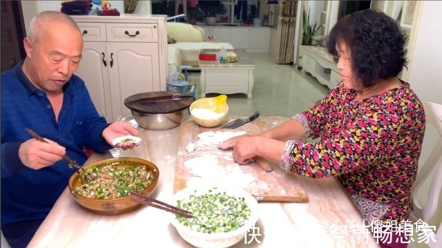 大年初一吃饺子，初二初三也有讲究，老传统别丢，招财进宝又顺当