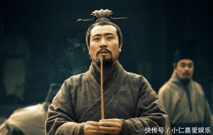 为啥|曹操对关羽推崇备至,又送马又封侯,为啥关羽就是不愿跟曹操?