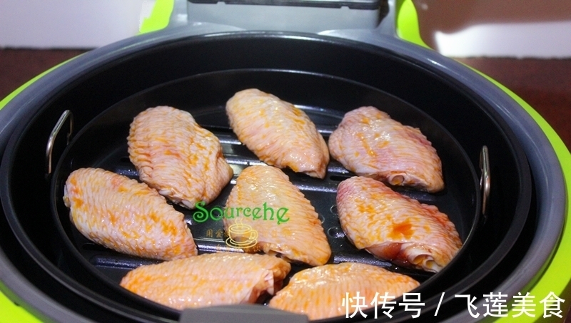 外皮|教你做经典蜜汁鸡翅,皮脆肉嫩、嚼劲十足,连骨头都酥香入味