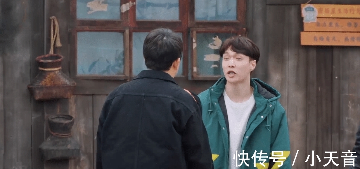 艺兴|张艺兴带5斤生牛肉，骗导演说是音响蒙混过关，黄磊爬窗“偷”食材