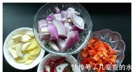 泡椒|猪蹄这样做，不用炖不用炒，开水一烫就做好！酸辣又开胃，速收藏！