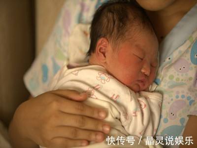 孩子|爸爸姓“奸”,宝妈不肯孩子用爸爸姓,爷爷取个名字后全家都支持