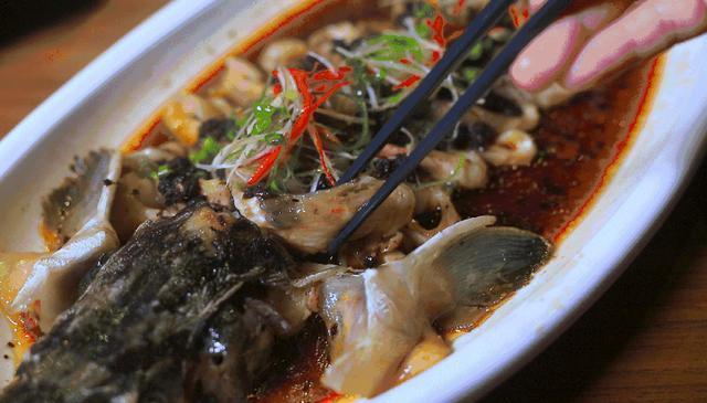 鱼柳|吃鱼时第一筷子夹哪里,就能看出他的性格,自私的人都会夹这块