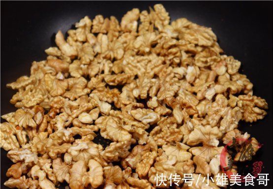 10块钱的核桃放到锅里蒸一蒸，真厉害，很多人都不懂，长见识了