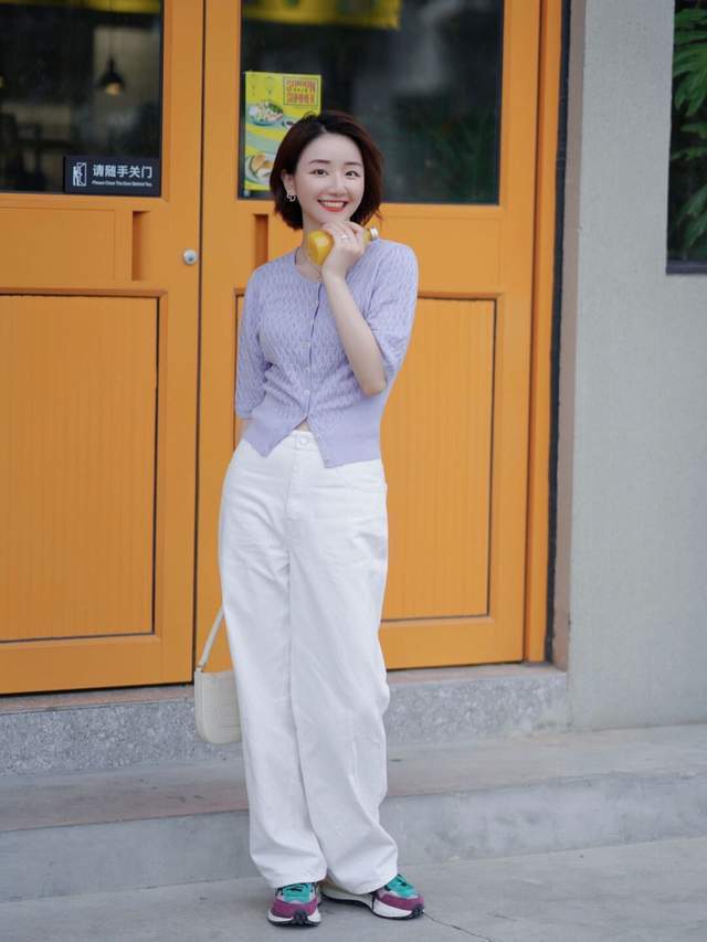 女孩子|秋季,针织衫配半身裙高级洋气,让你可咸可甜,秒变初恋女友模样