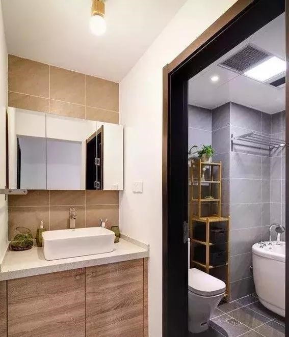 卫生间|卫生间太小，做不了干湿分离聪明人都把洗手台外移，更实用