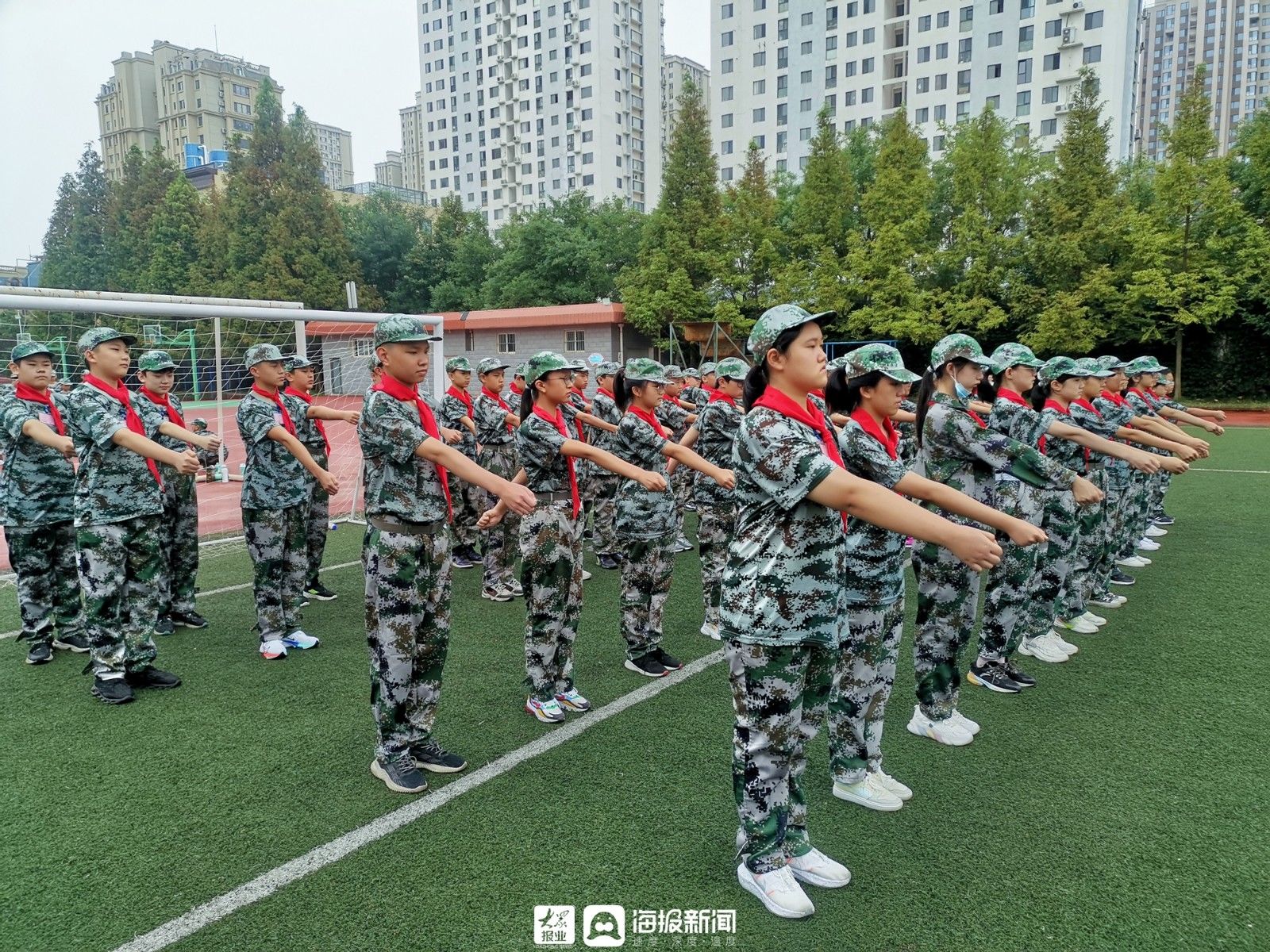 日照港中学|超飒！比心！日照港中学军训跳健身操