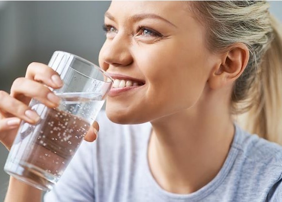 长寿药|喝水是免费的“长寿药”专家以下2时间段尽量别喝,疾病上门