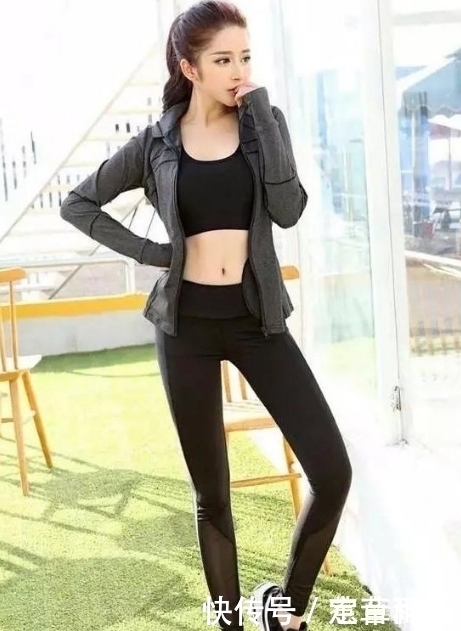 满心欢喜|时尚长腿美女的纯真可爱让人满心欢喜,散发唯美气质