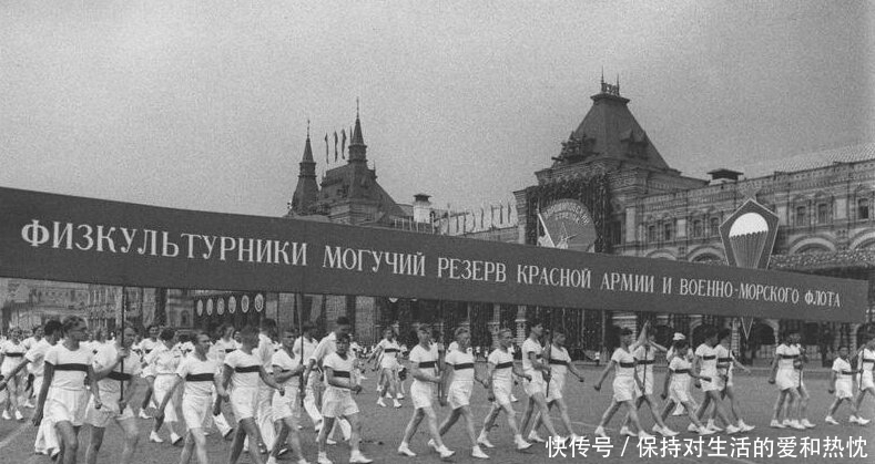 劳动节|从20年代到80年代,老照片里的苏联劳动节,很经典