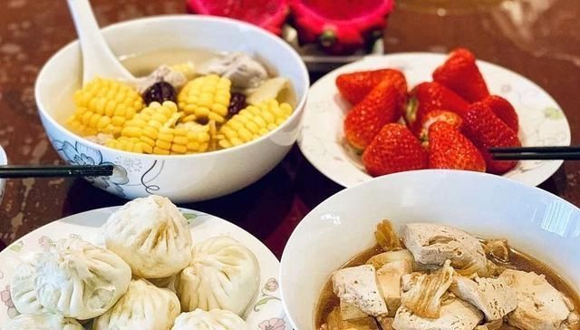 东北婆婆手真巧,每日晚餐换花样,儿媳拍照发圈,网友看馋了