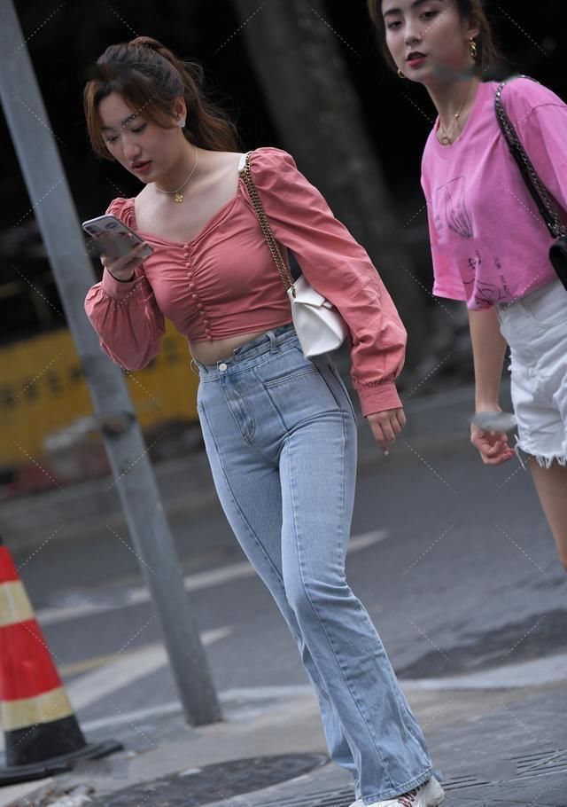 瑜伽裤好显气质，穿错很尴尬，优雅大方