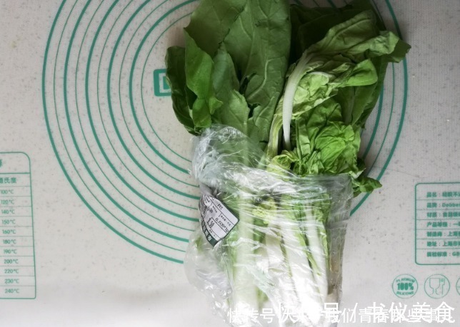 大厨|无论炒啥青菜，学会3个技巧，翠绿鲜嫩又入味，不比大厨炒得差