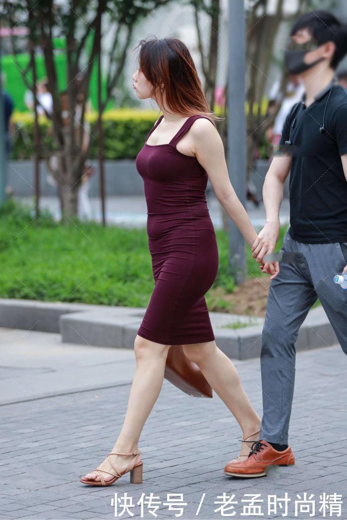 应有|街拍:这才是当代年轻人, 应有的婀娜多姿背影吧?