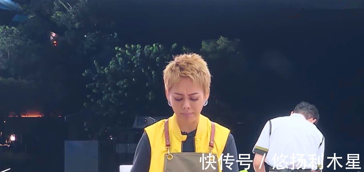 《中餐厅》黄晓明把店长干成了厨师，遭责怪还要带全员去哄宁静