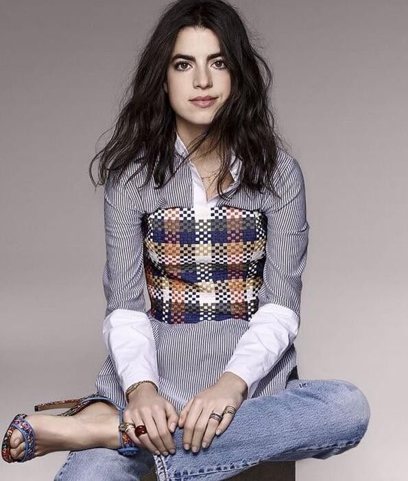 博主|ins高人气时装博主 把艳丽和简单都穿的很有趣