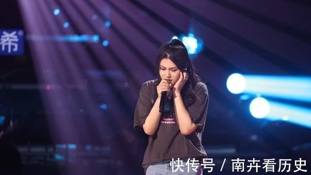 好声音|又一位星二代出道!柳云龙爱女登好声音舞台,与妈妈同框似姐妹