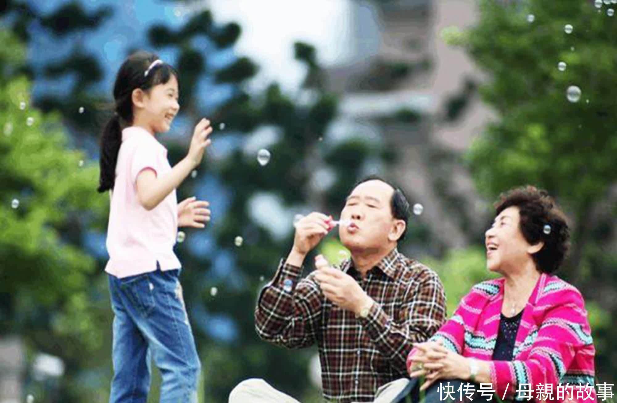 姥爷|为啥现在孩子越来越不爱去姥姥家,别埋怨孩子不懂事,原因很扎心