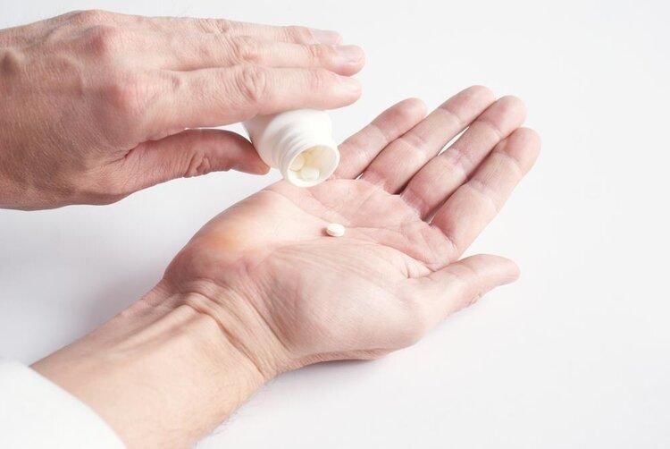 长期吃降压药能活多久男子服药17年后脑出血,花光积蓄救不回