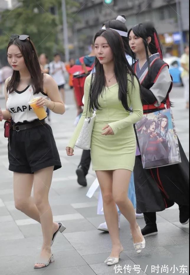 高跟|高跟连衣裙长发美女,身材姣好小鸟依人