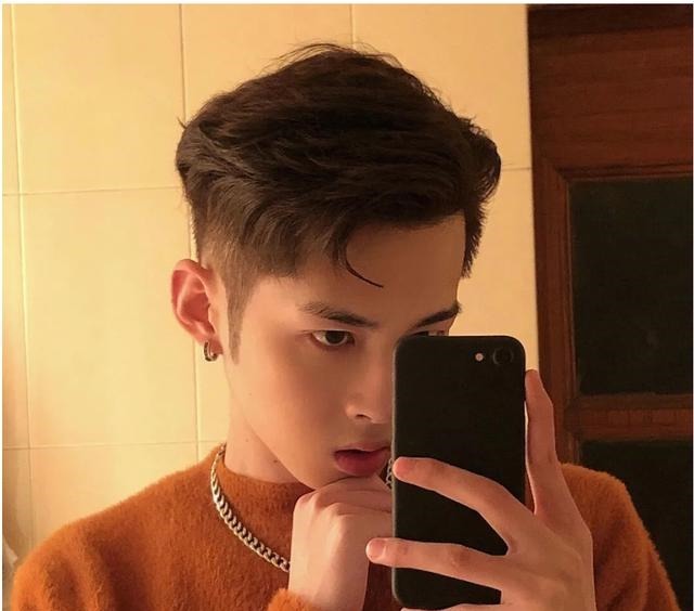 头发 2021发型别乱剪,又帅又时尚男发来了,想换发型看过来!