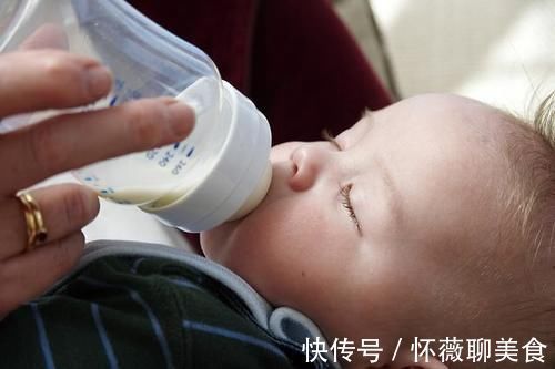 喝奶|为什么宝宝喝奶总要剩一点?是吃饱了?错,原因没你想的那么简单