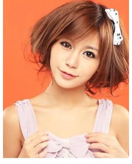 姿色平平，貌不驚人的“拜金女”馬諾