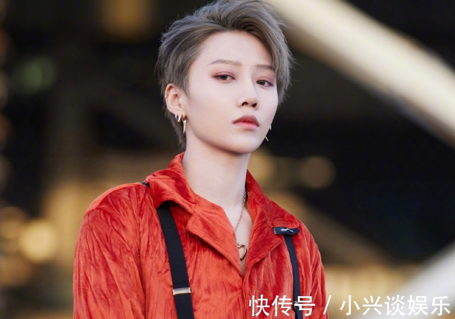 刘雨昕最好的出路,长驻热门综艺,或者不放弃舞台同时当演员