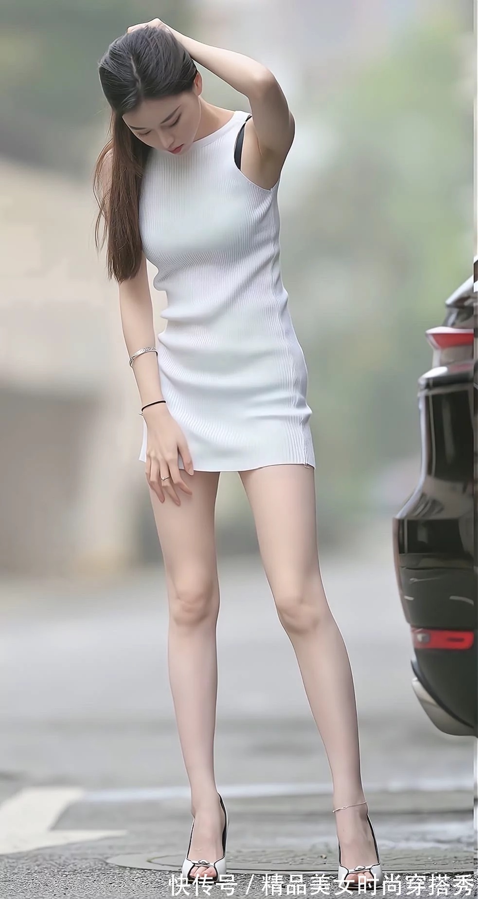 皮衣外套 软糯的针织搭配帅气的皮衣外套,又飒又时尚