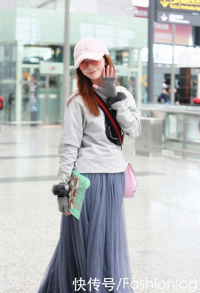 想在秋冬季做个酷girl？鸭舌帽绝对不能少，酷酷