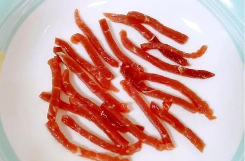 嫩牛肉卷饼的新做法，早餐吃它准没错，精神满满一整天