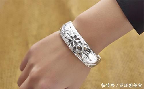 长期戴“银手镯”?最后会有什么变化?这3个变化不妨了解一下