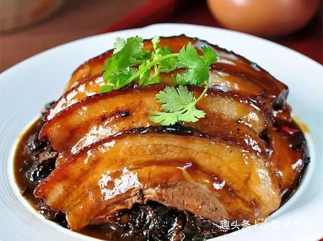 梅菜扣肉的16种做法,肉烂菜香汁亮,入口即化肥而不腻