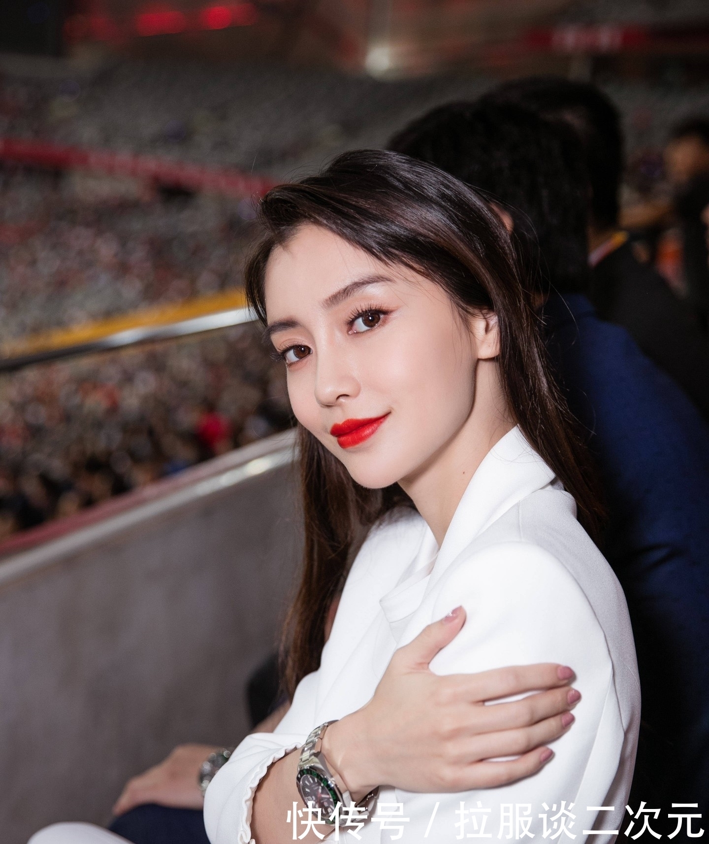 黄晓明否认离婚,声称无论如何她都不离不弃,妻子baby大方表白