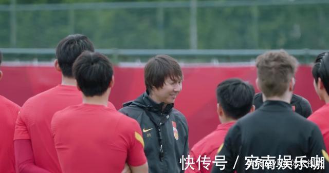 12强赛|国足全新“任务”曝光:全队只有一人缺席,李铁罕见露出笑容