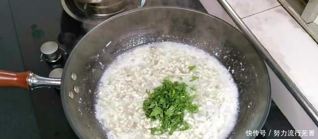 我家天天吃的牛肉豆腐羹,热乎乎的特鲜美,营养健康又美味