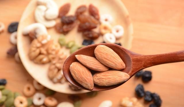 肉毒杆菌|1岁之前孩子,绝对不能吃这8样东西,妈妈们一定要注意