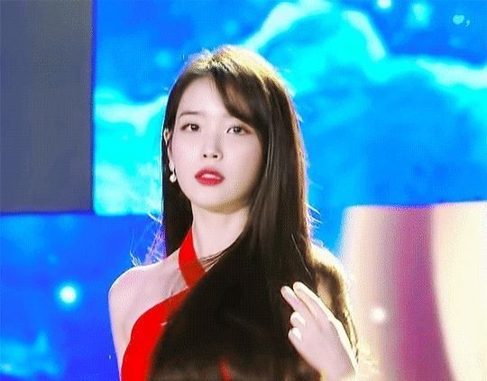 蛋卷头 谁剪谁好看的5款发型,水波纹不挑人,人鱼卷减龄又显脸小~