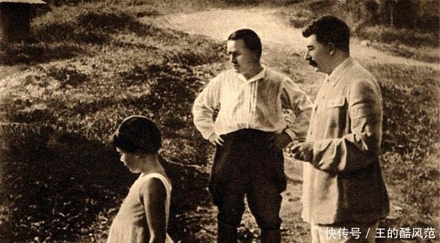 苏联|斯大林临死时,只穿了一条短裤,含泪说了四个字,让人泪目