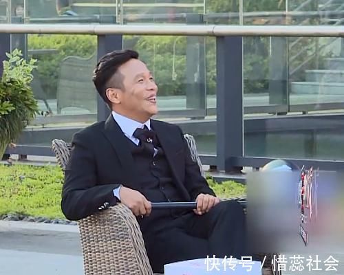 男嘉宾|极挑迎来最大牌男嘉宾,录制全程都坐着,对老成员的问话爱答不理