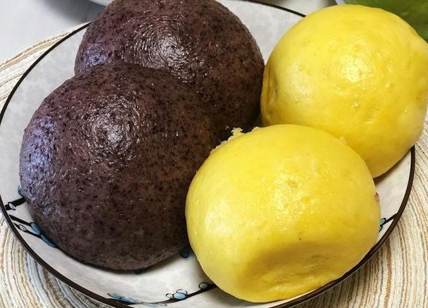 玉米别再煮着吃了，搭配鸡蛋这样做，快手又鲜香，孩子更喜欢