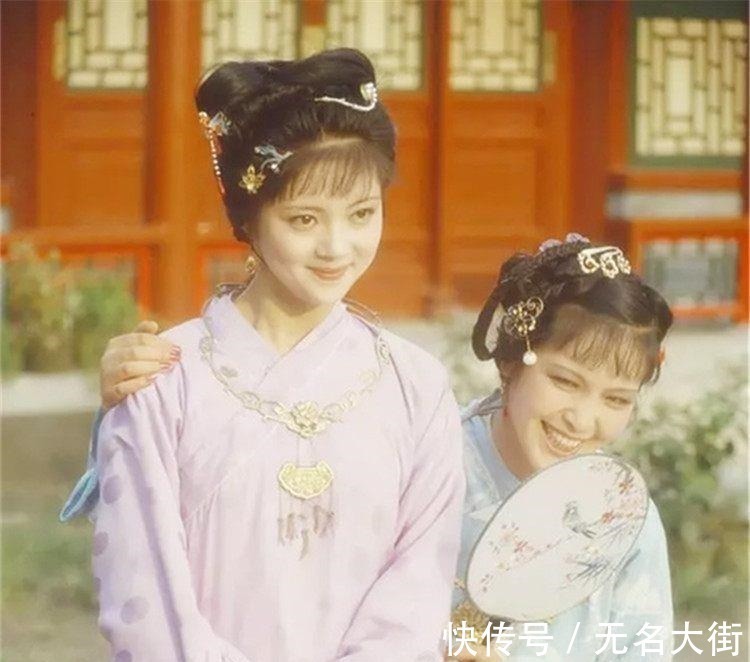 老照片&87版红楼梦陈晓旭、张莉珍贵的老照片,你觉得谁更美!