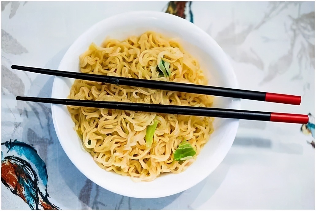 面筋蛋白|这2种挂面吃不得，再便宜也不能买买面条，记住这3点