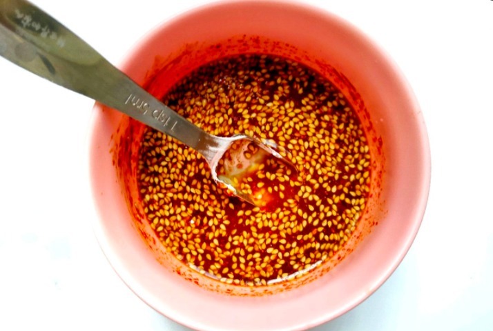 外面卖7元1斤的酱香饼自己在家做,外焦里嫩,真好吃