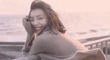 冬季大衣穿“温暖色”才高级，优雅简约，演绎不费力的时髦感