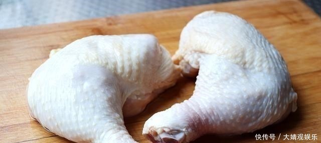 油炸|鸡肉这样做太香了,不油炸,不用烤箱,鲜嫩多汁,吃一次念念不忘