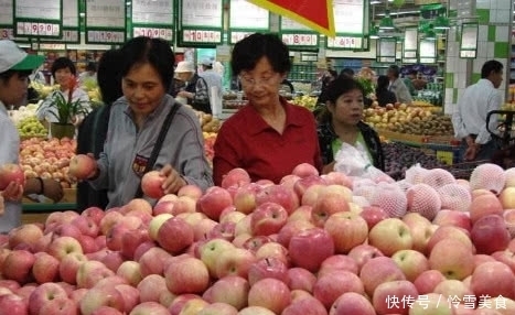 颜色|老果农教你挑苹果,看好这“3点”,保准苹果新鲜嫩甜,水分多!