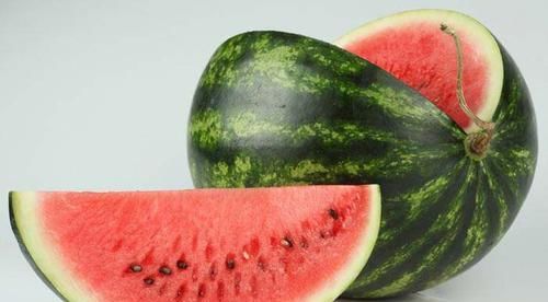 女性不想被同龄人比下去，多吃3种食物，补充雌激素，卵巢更健康