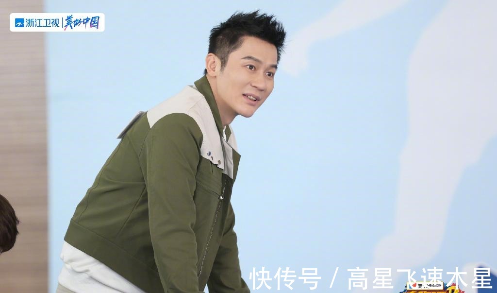 《奔跑吧》秦霄贤白鹿“内卷”成焦点，不禁让人想起邓超和林心如